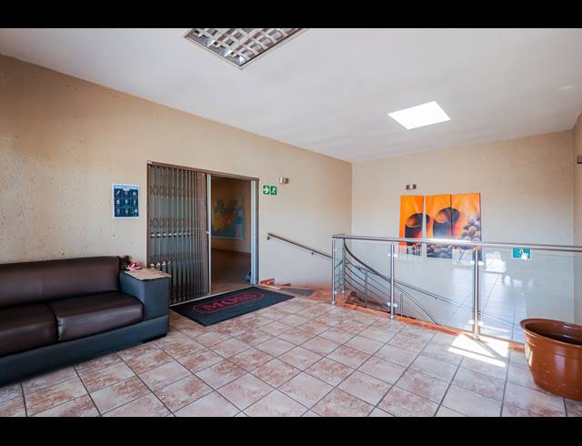2,266M² BUILDING FOR SALE IN DEVLAND